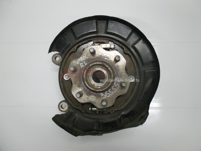 Кулак Задний Левый Nissan Patrol (Y62) 2010>